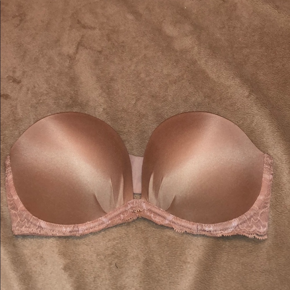LIKE NEW STRAPLESS VICTORIAS SECRET BRA